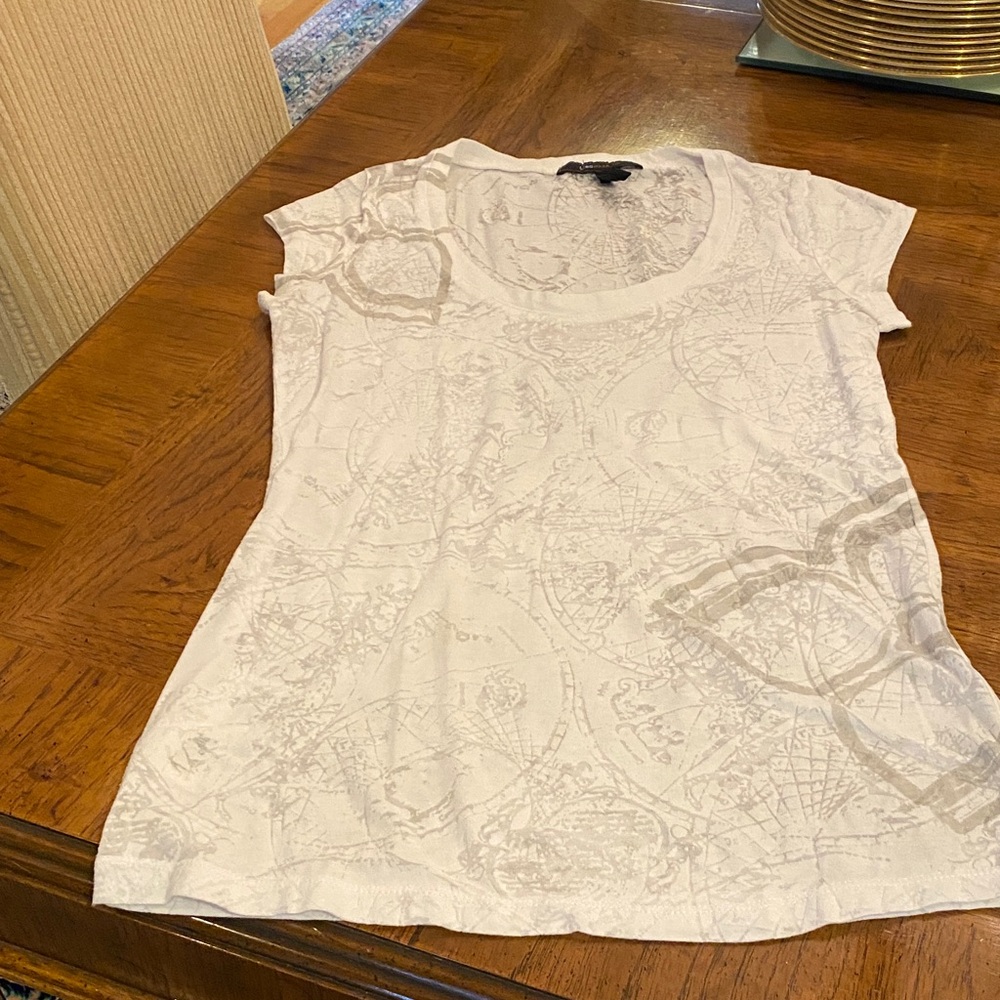 BCBGMaxAzria white and gray Map Print Tee